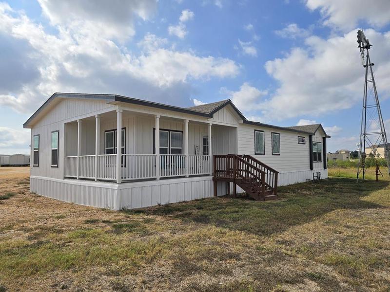 Schult Denali w/ Porch — 32x68